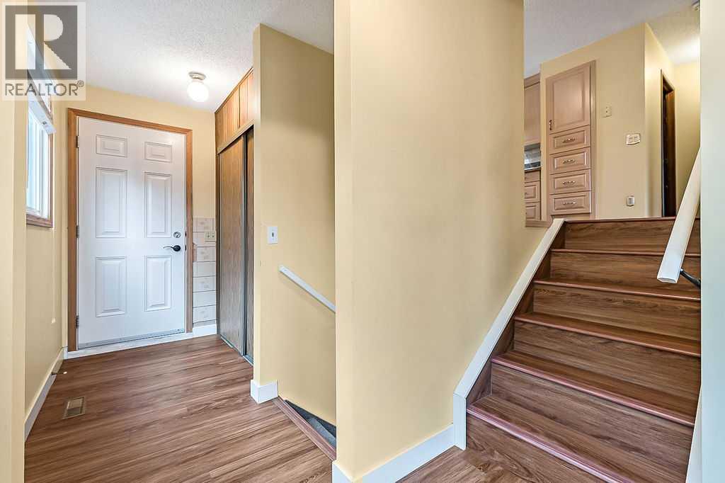 House for Sale in 6416 28 Avenue NE|Calgary, Alberta T1Y4K7 5