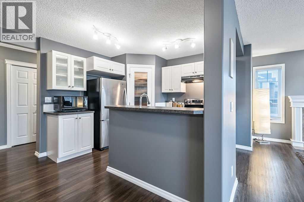 Row / Townhouse for Sale in 42 Royal Birch Mount NW|Calgary, Alberta T3G5W9 5