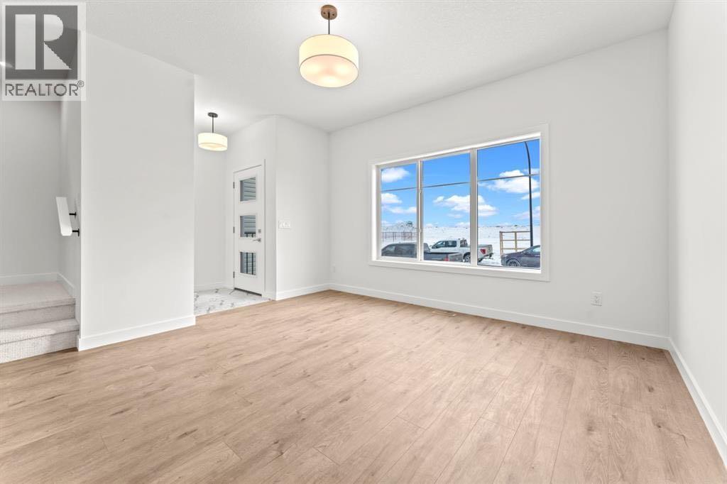 Duplex for Sale in 7654 202 Avenue SE|Calgary, Alberta T3S0H7 3