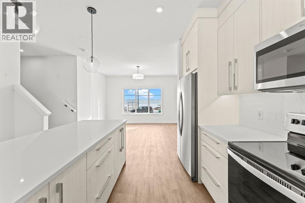 Duplex for Sale in 7654 202 Avenue SE|Calgary, Alberta T3S0H7 5