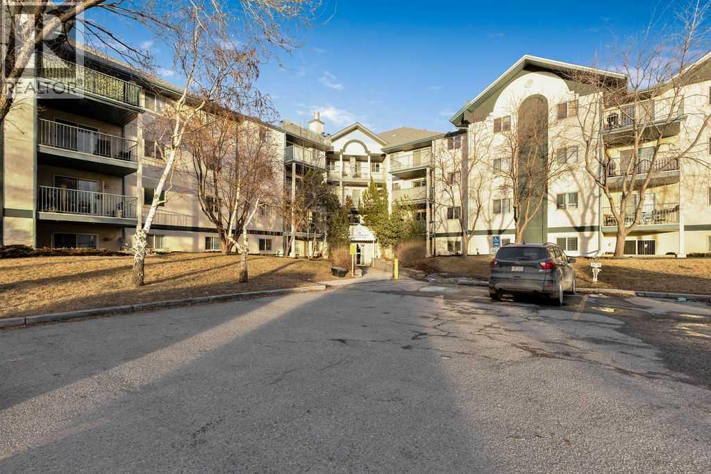 Apartment for Sale in 113, 10 Dover Point SE|Calgary, Alberta T2B3K2 3