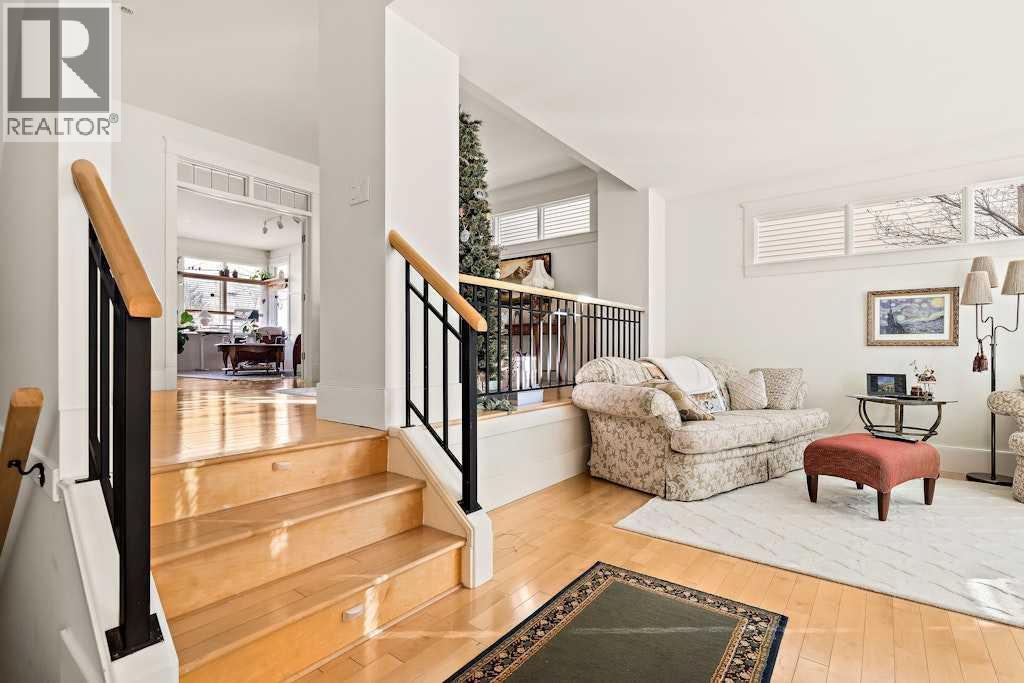 Duplex for Sale in 926 8 Avenue SE|Calgary, Alberta T2G0M3 4