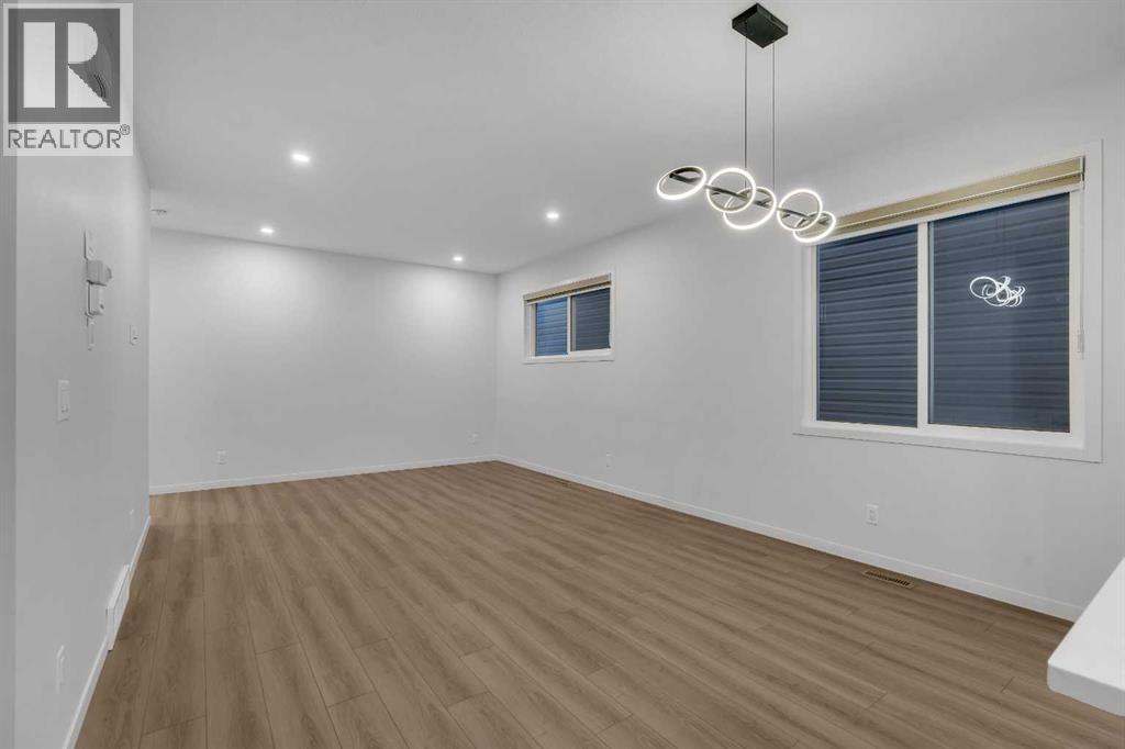 House for Sale in 117 Cornerbrook Road NE|Calgary, Alberta T3N2G9 4