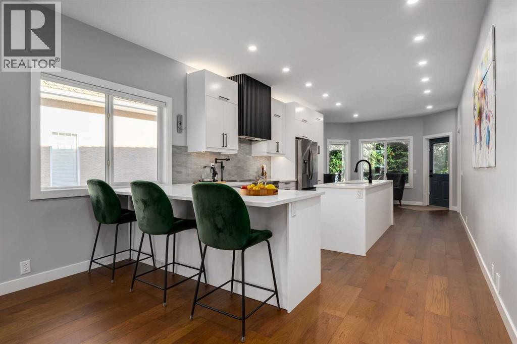 House for Sale in 3223 Signal Hill Drive SW|Calgary, Alberta T3H3T4 2