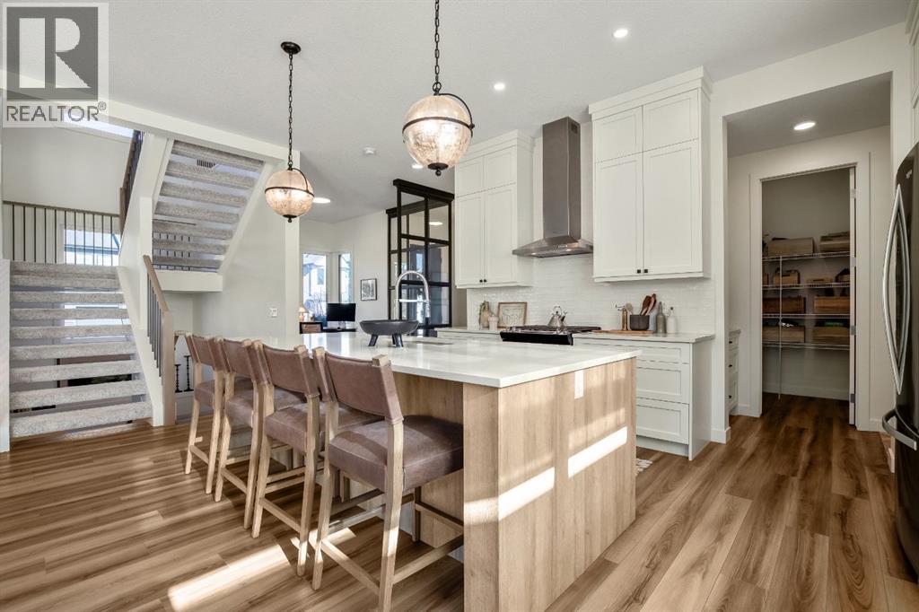 House for Sale in 35 Bluerock Avenue SW|Calgary, Alberta T2Y0R6 3