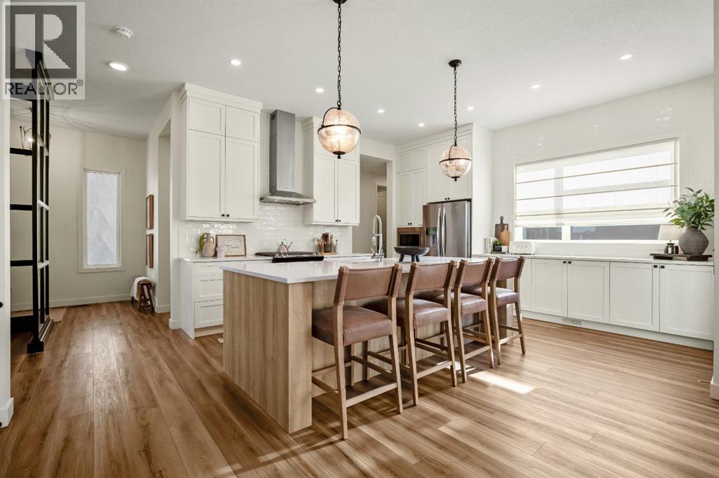 House for Sale in 35 Bluerock Avenue SW|Calgary, Alberta T2Y0R6 2