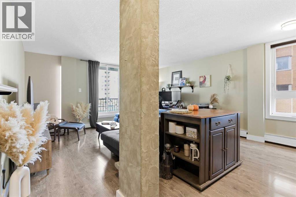 Apartment for Sale in 604, 1015 14 Avenue SW|Calgary, Alberta T2R0N9 5