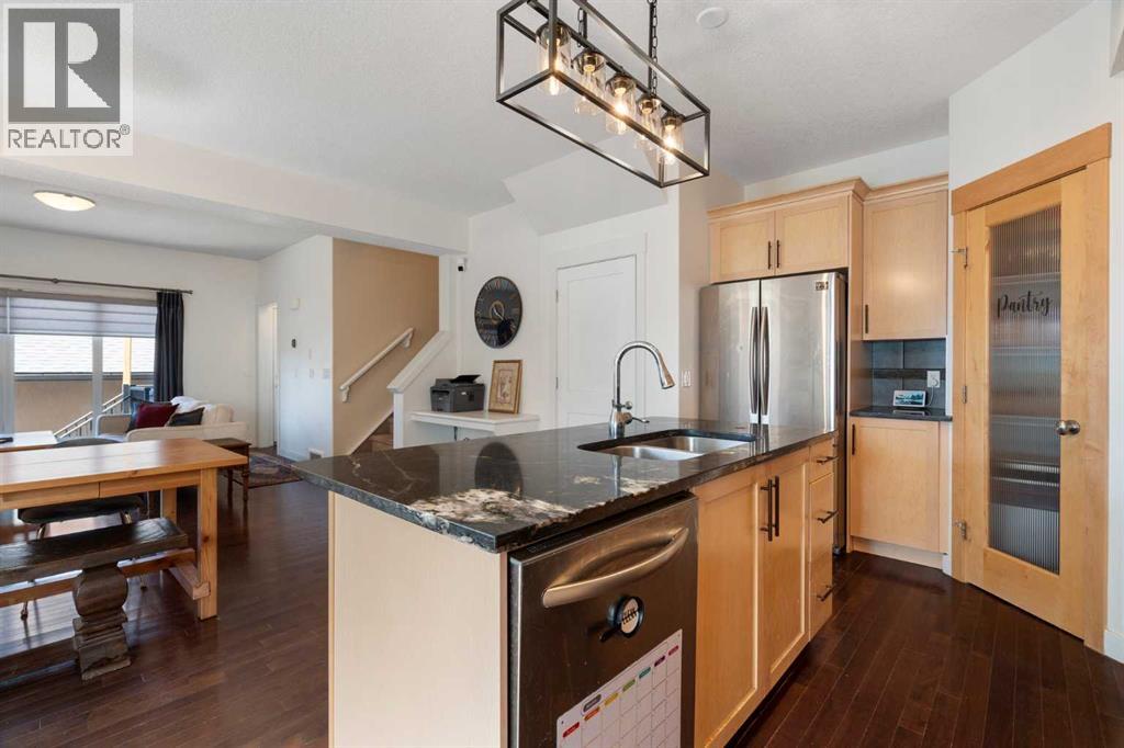 Row / Townhouse for Sale in 2, 4709 17 Avenue NW|Calgary, Alberta T3B0P4 3