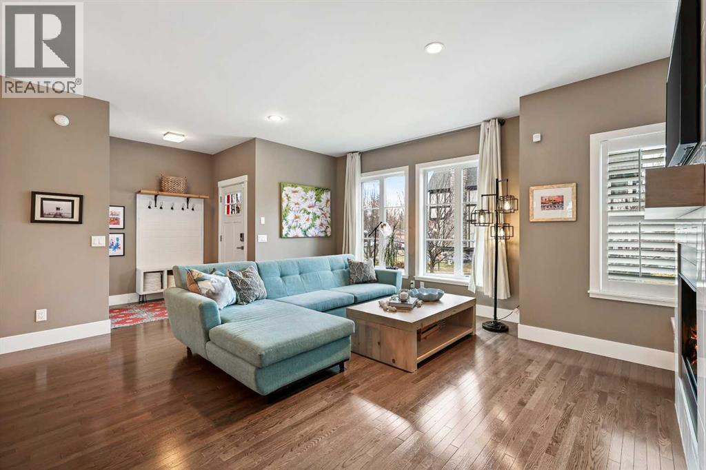 House for Sale in 96 Beny-Sur-Mer Road SW|Calgary, Alberta T3E7A2 5