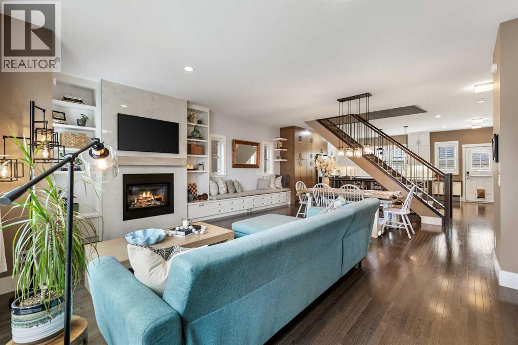 House for Sale in 96 Beny-Sur-Mer Road SW|Calgary, Alberta T3E7A2 4