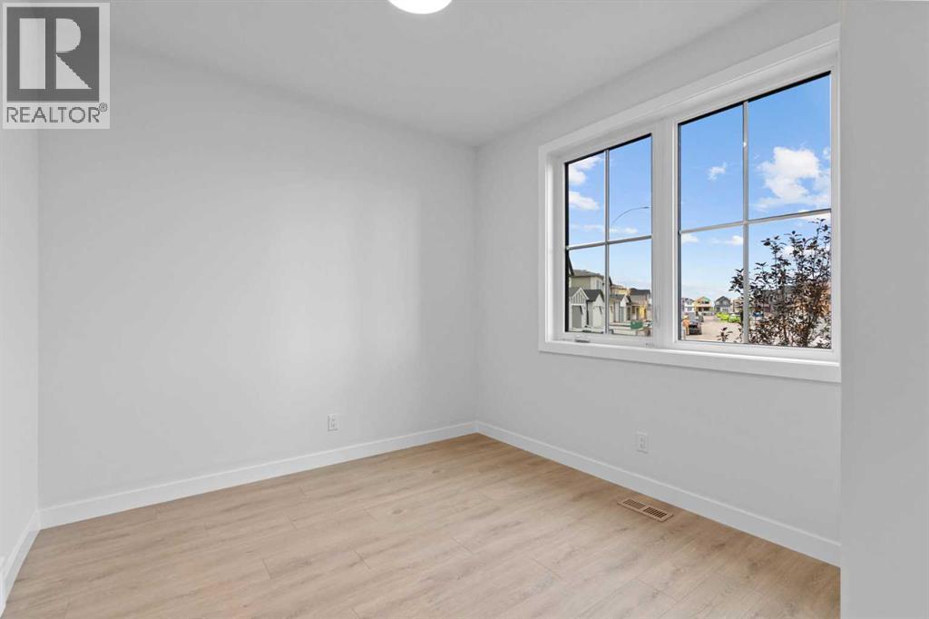 House for Sale in 175 Belvedere Crescent SE|Calgary, Alberta T2A7Y5 5