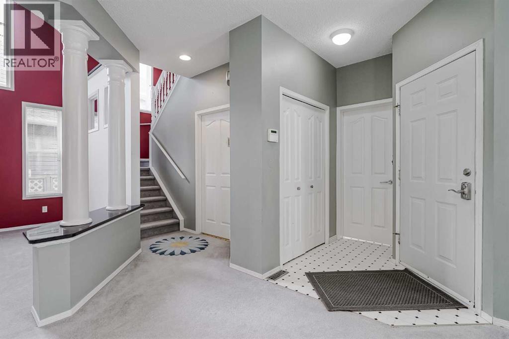 House for Sale in 375 Douglas Glen Gardens SE|Calgary, Alberta T2Z3T1 5