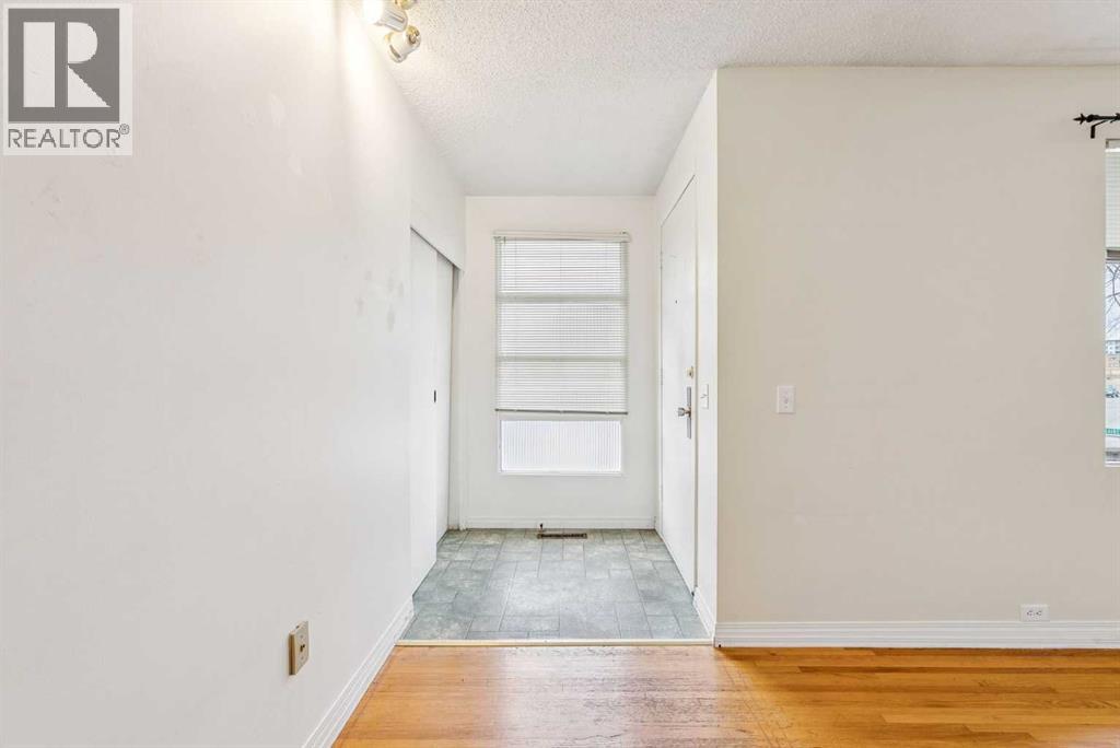 House for Sale in 3248 Bearspaw Drive NW|Calgary, Alberta T2L1T3 3