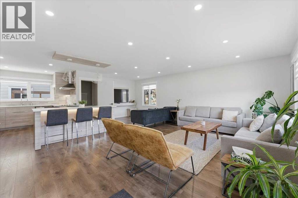 House for Sale in 6603 Malvern Road NE|Calgary, Alberta T2A5C3 3