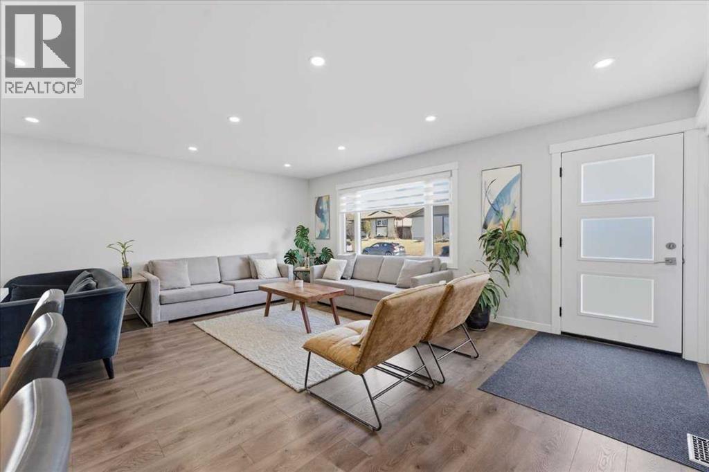 House for Sale in 6603 Malvern Road NE|Calgary, Alberta T2A5C3 4