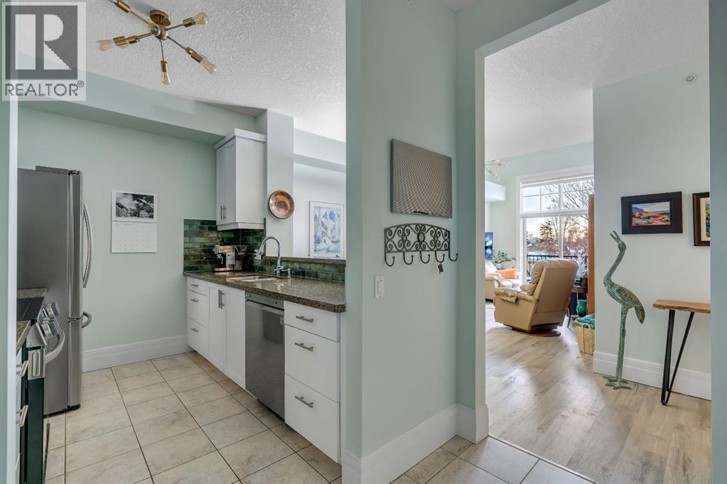 Apartment for Sale in 304, 518 33 Street NW|Calgary, Alberta T2N2W4 3