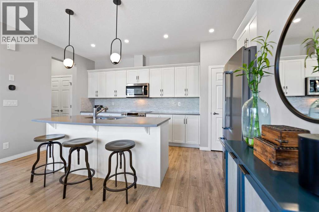 Duplex for Sale in 19 Yorkville Gate SW|Calgary, Alberta T2X4K2 5