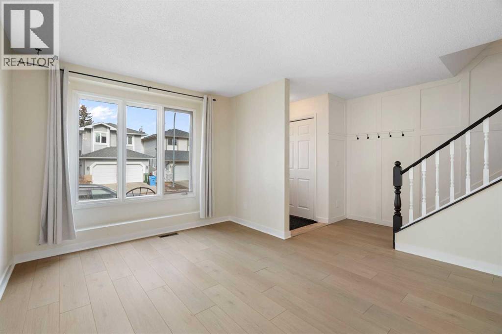 House for Sale in 25 McKernan Road SE|Calgary, Alberta T2Z1S7 2