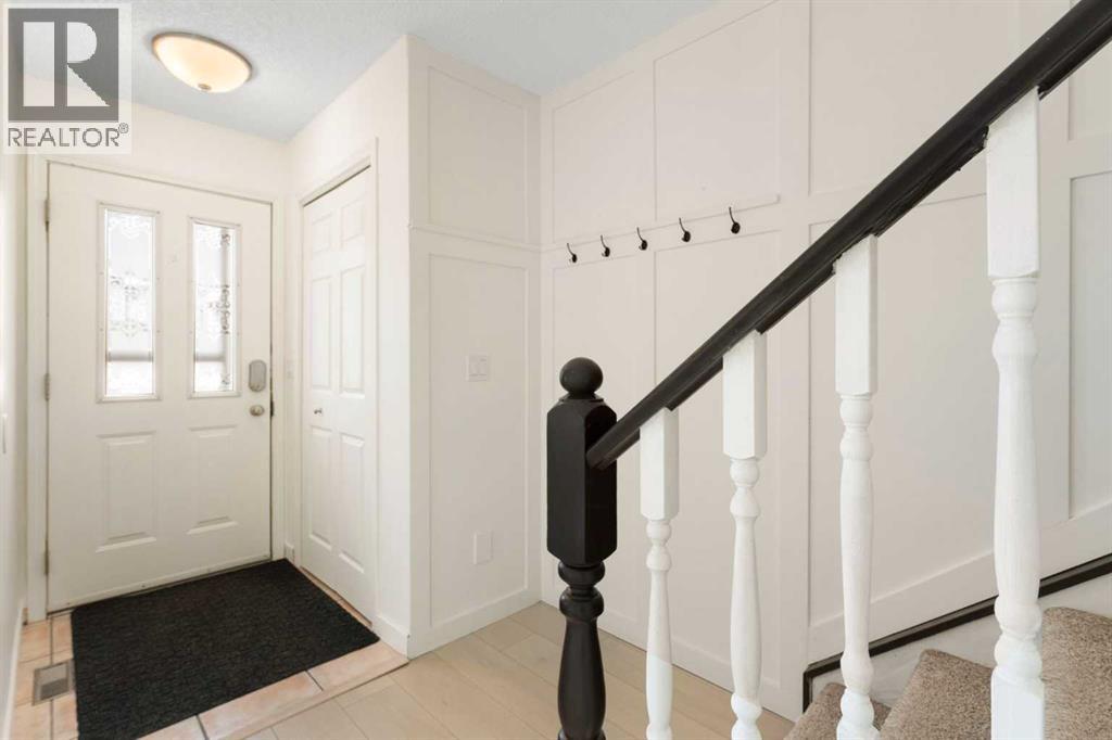 House for Sale in 25 McKernan Road SE|Calgary, Alberta T2Z1S7 3