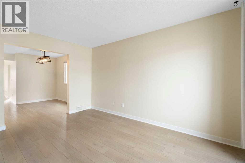 House for Sale in 25 McKernan Road SE|Calgary, Alberta T2Z1S7 5