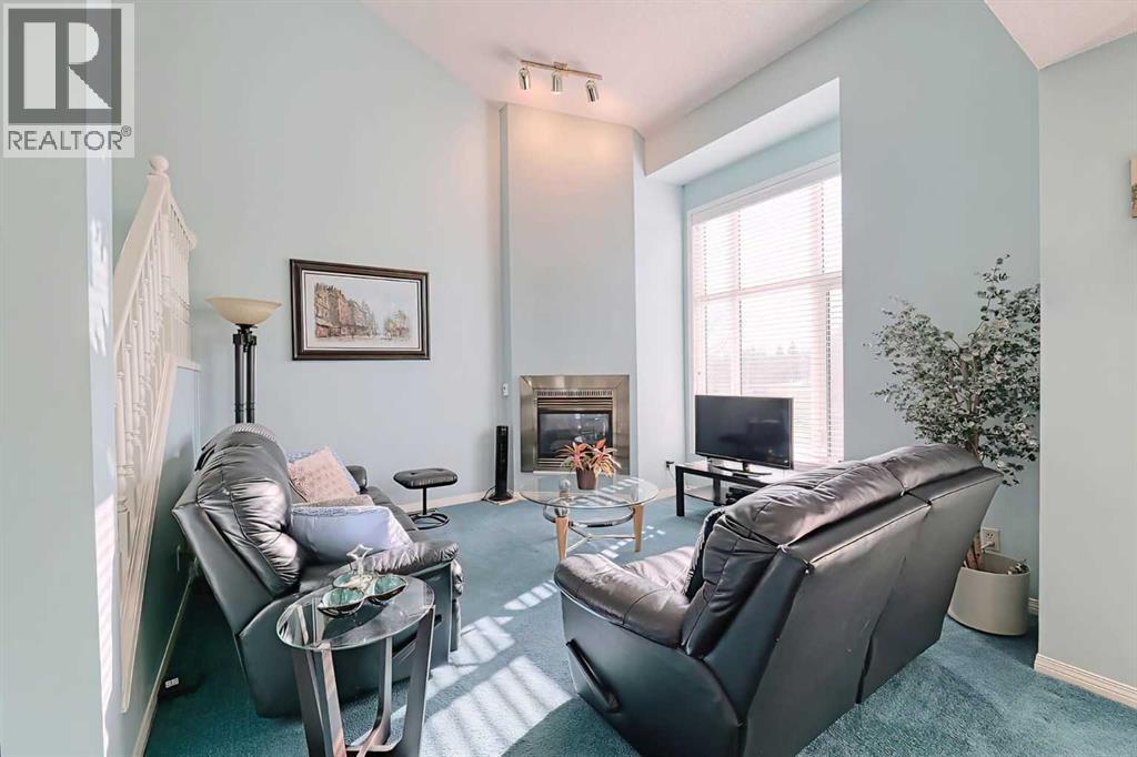 Row / Townhouse for Sale in 317 Sandringham Road NW|Calgary, Alberta T3K3Z1 5