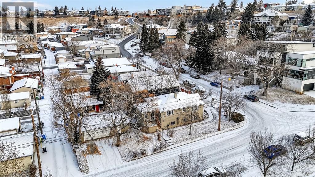 House for Sale in 101 12A Street NE|Calgary, Alberta T2E2W1 2