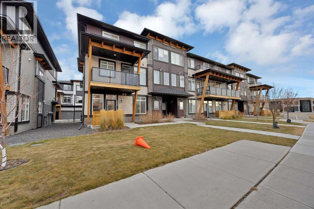 Row / Townhouse for Sale in 812, 10060 46 Street NE|Calgary, Alberta T3J2H8 4