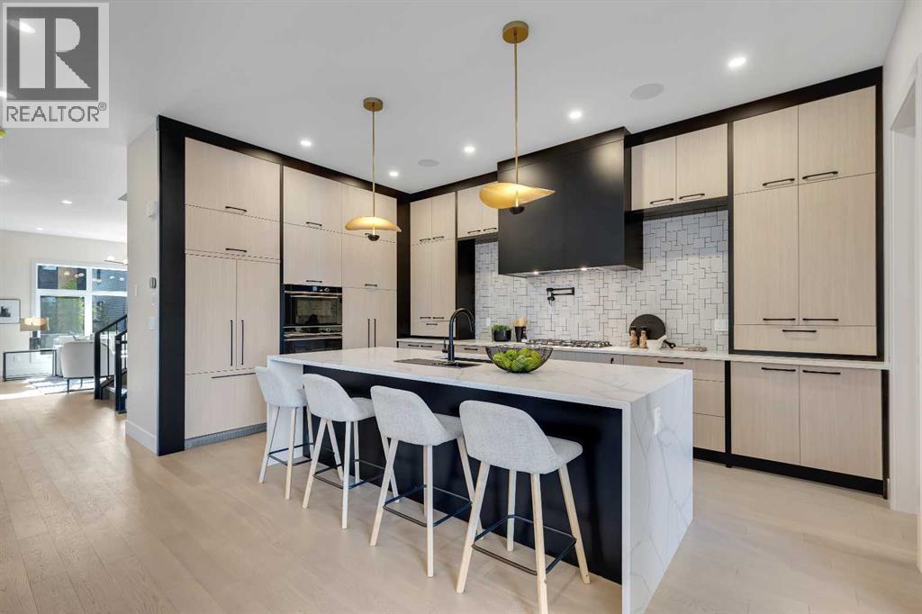 House for Sale in 336 Normandy Drive SW|Calgary, Alberta T3E7J6