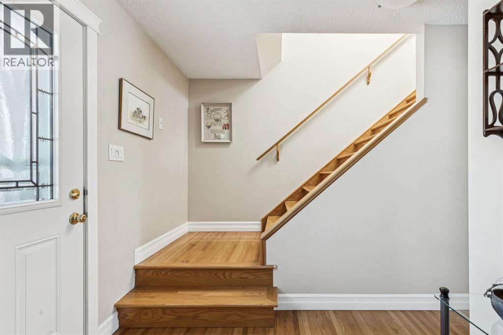 House for Sale in 3347 Upton Place NW|Calgary, Alberta T2N4G9 5