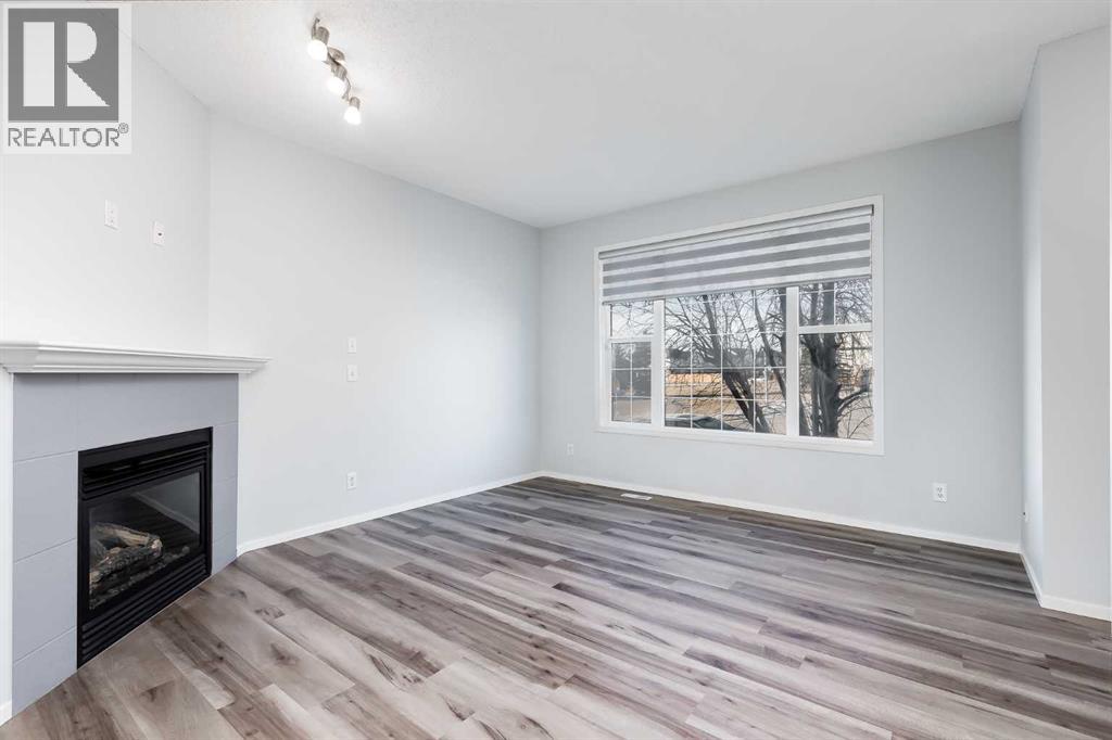 Duplex for Sale in 48 Covemeadow Road NE|Calgary, Alberta T3K6E6 4