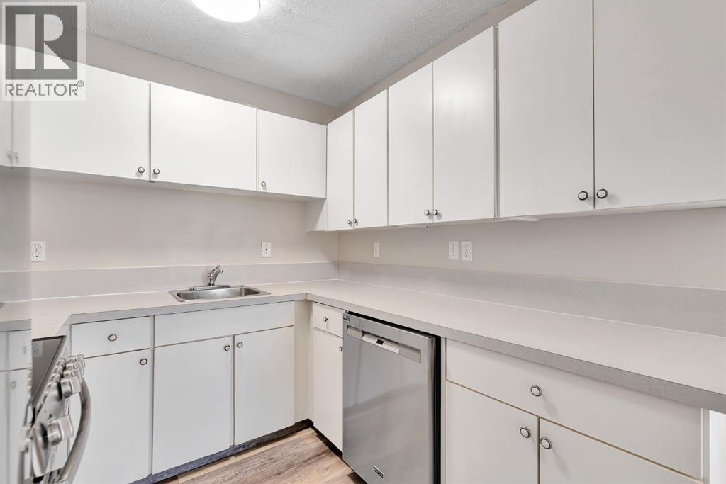 Apartment for Sale in 407D, 5601 Dalton Drive NW|Calgary, Alberta T3A2E2 5