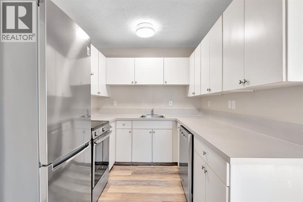 Apartment for Sale in 407D, 5601 Dalton Drive NW|Calgary, Alberta T3A2E2 4