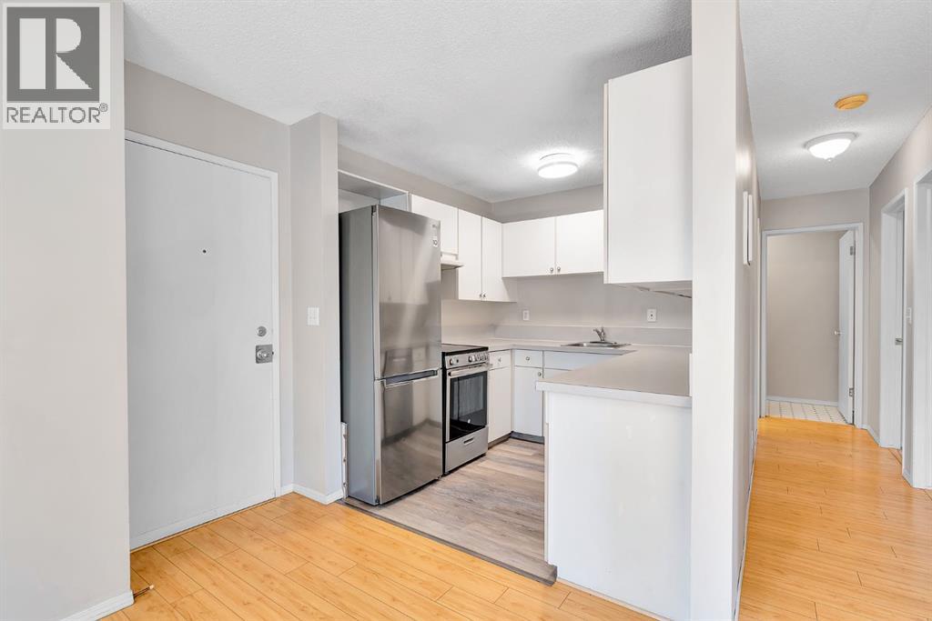 Apartment for Sale in 407D, 5601 Dalton Drive NW|Calgary, Alberta T3A2E2 3