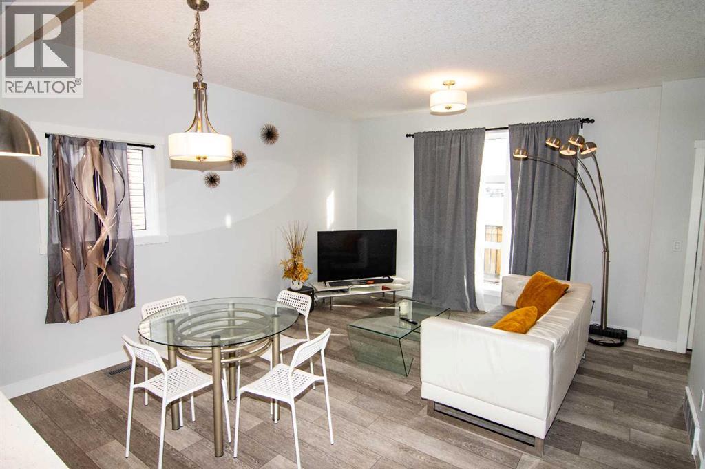 Row / Townhouse for Sale in 62 Walden Lane SE|Calgary, Alberta T2X2A7 4