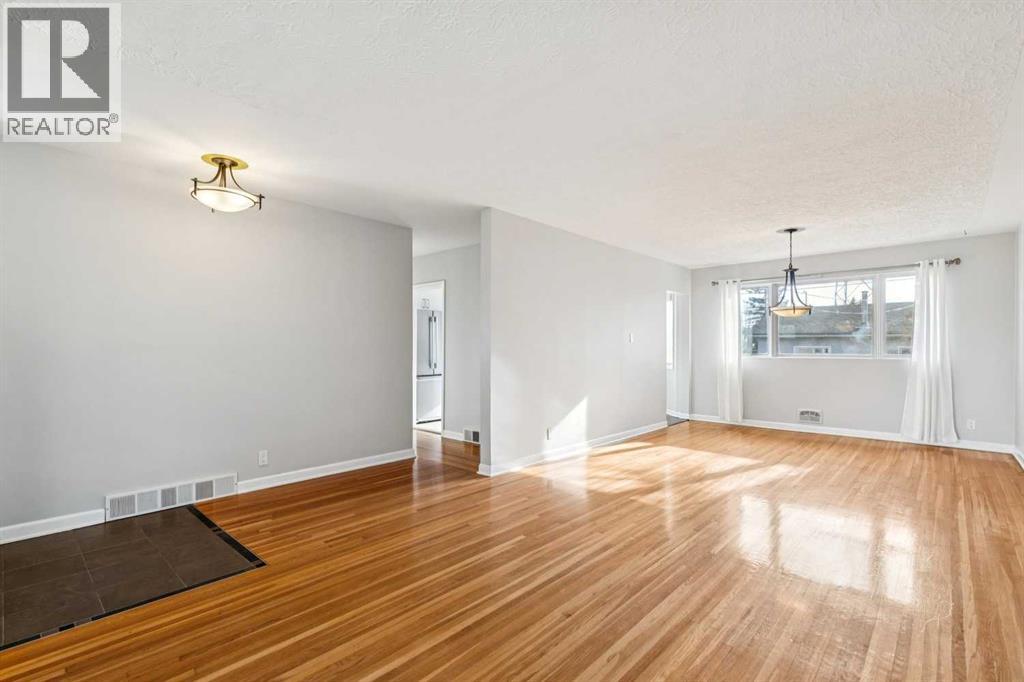 House for Sale in 719 49 Avenue SW|Calgary, Alberta T2G1G7 5