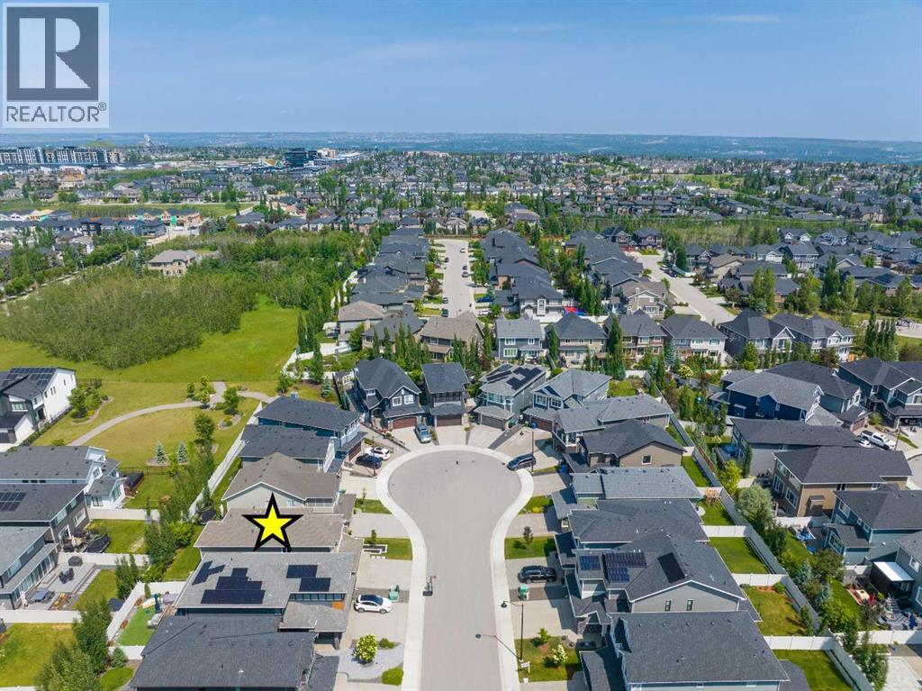 House for Sale in 19 WEST GROVE Place SW|Calgary, Alberta T3H1Z4 5