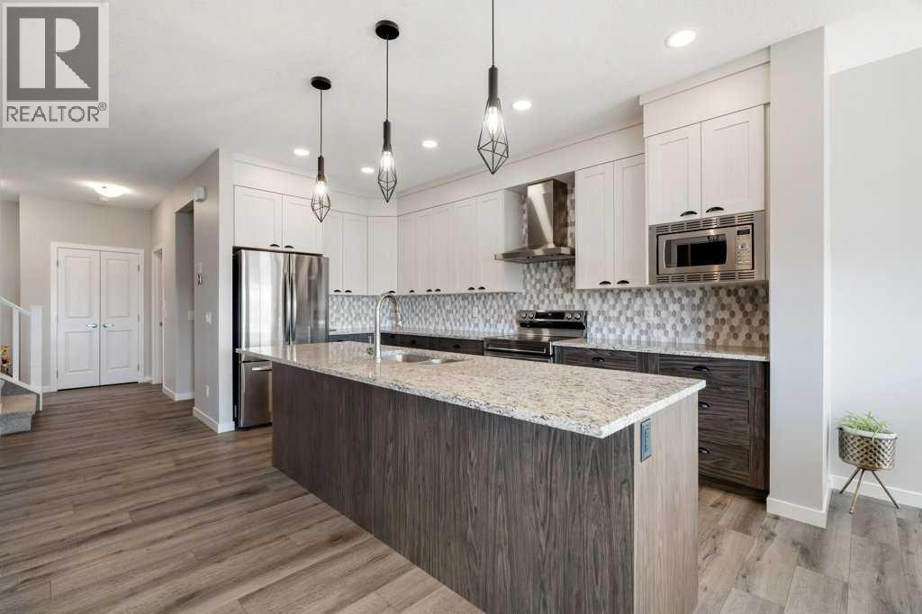 House for Sale in 234 Carringsby Way NW|Calgary, Alberta T3P1T5 5