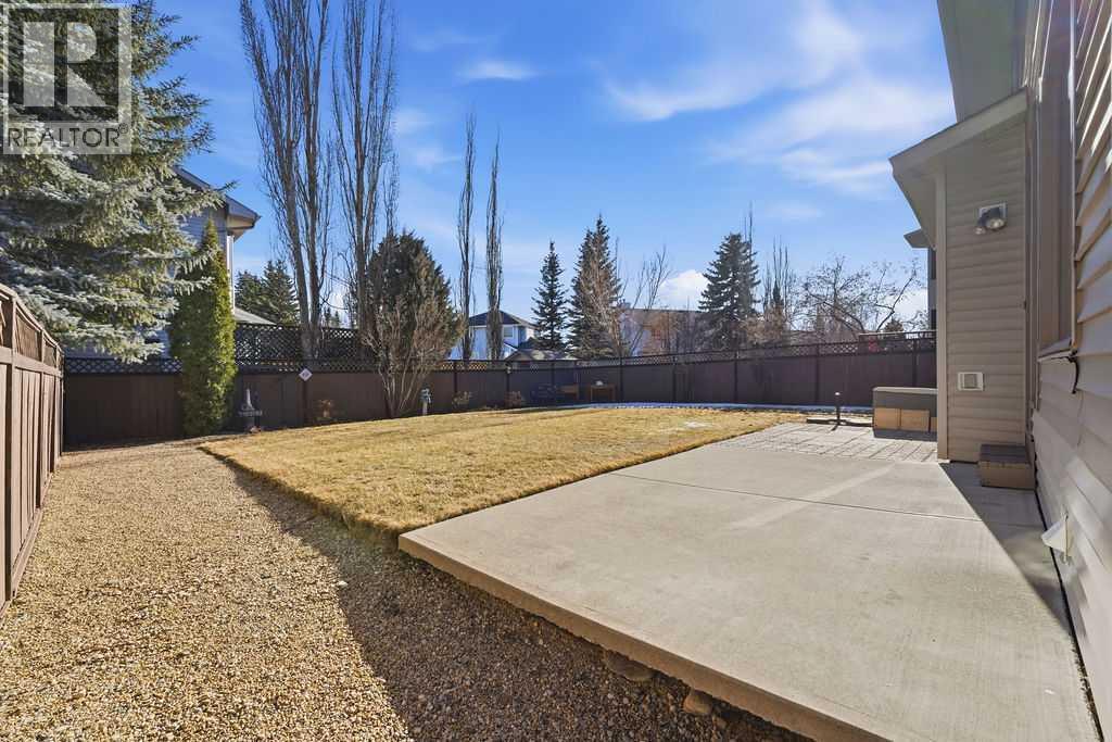 House for Sale in 2108 Douglasbank Crescent SE|Calgary, Alberta T2Z2C3 4