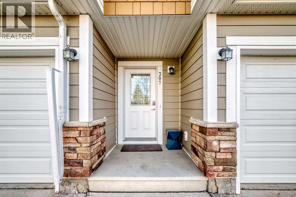 Row / Townhouse for Sale in 307 Auburn Bay Circle SE|Calgary, Alberta T3M1S6 3