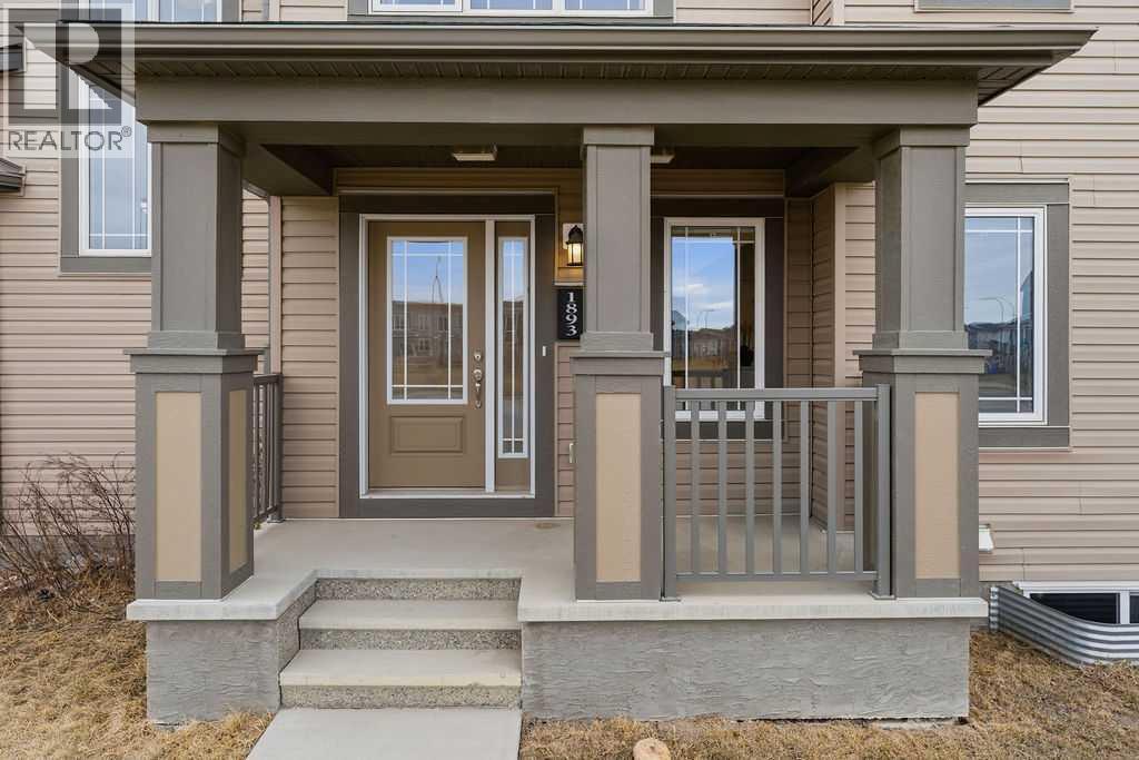 Row / Townhouse for Sale in 1893 carrington Boulevard NW|Calgary, Alberta T3P1W2 2