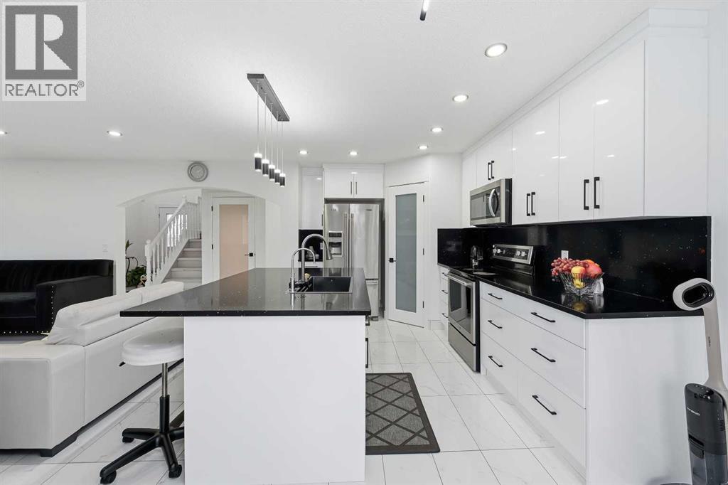 House for Sale in 53 Martha's Place NE|Calgary, Alberta T3J4P4 5