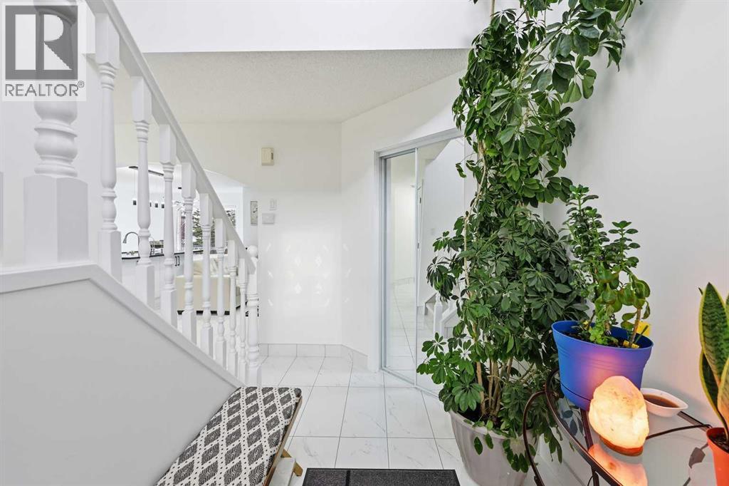 House for Sale in 53 Martha's Place NE|Calgary, Alberta T3J4P4 2