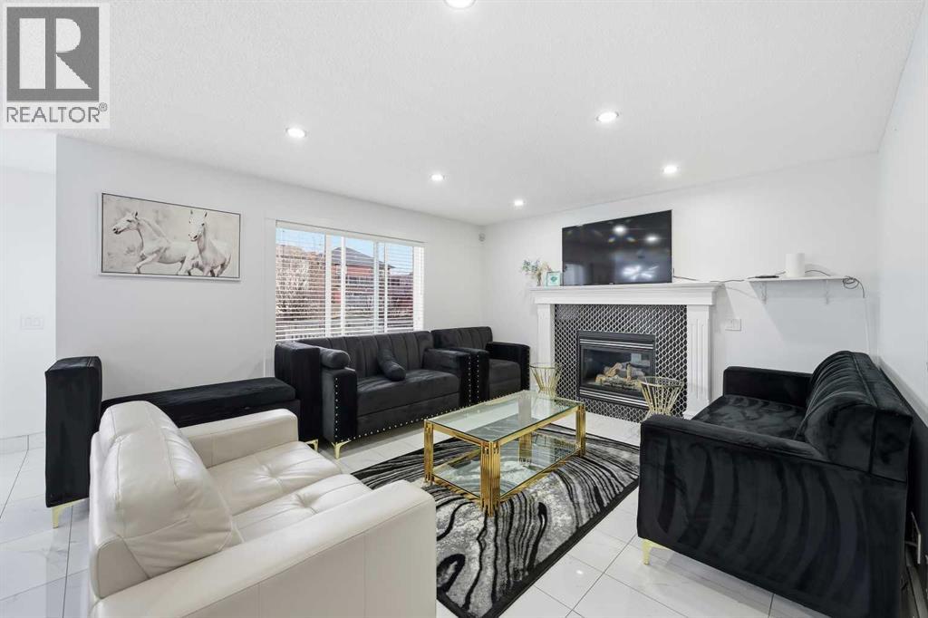 House for Sale in 53 Martha's Place NE|Calgary, Alberta T3J4P4 4