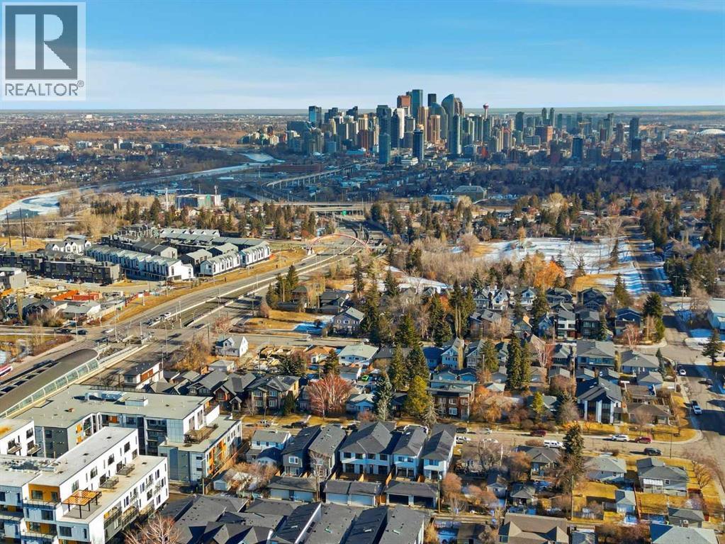 Duplex for Sale in 1427 26A Street SW|Calgary, Alberta T3C1K9 3