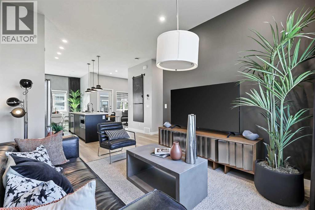 Row / Townhouse for Sale in 112, 595 Mahogany Road SE|Calgary, Alberta T3M3Y3 3