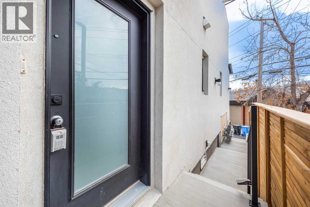 Row / Townhouse for Sale in 2, 2635 1 Avenue NW|Calgary, Alberta T2N0C5 4