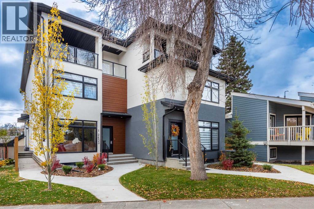 Row / Townhouse for Sale in 2, 2635 1 Avenue NW|Calgary, Alberta T2N0C5 2