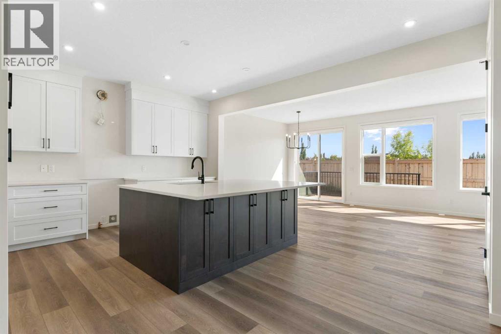 House for Sale in 266 West Grove Lane SW|Calgary, Alberta T3H6K7 3