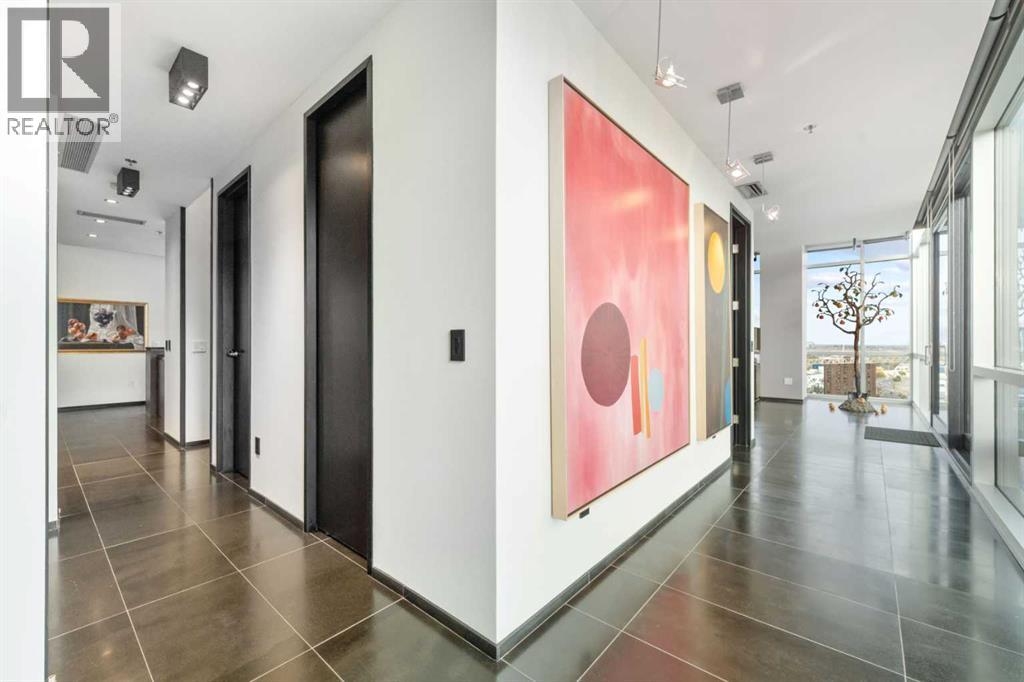 Apartment for Sale in 2004, 108 9th Avenue SW|Calgary, Alberta T2P0S9 2