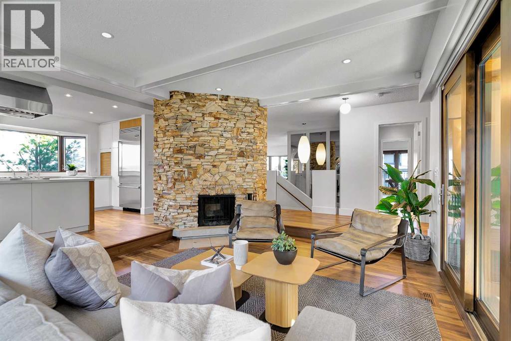 House for Sale in 1707 Suffolk Street SW|Calgary, Alberta T3C2N3 2